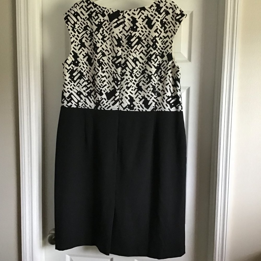 Kasper professional business dress, woman's size 16W, plus size - Picture 4 of 4